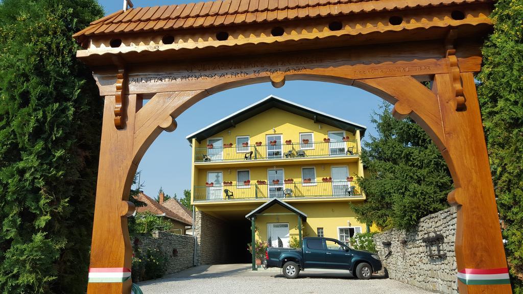 Pension Hostad Gabcikovo ภายนอก รูปภาพ