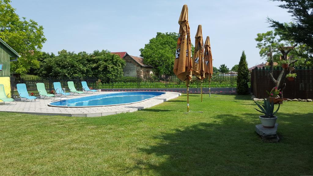 Pension Hostad Gabcikovo ภายนอก รูปภาพ