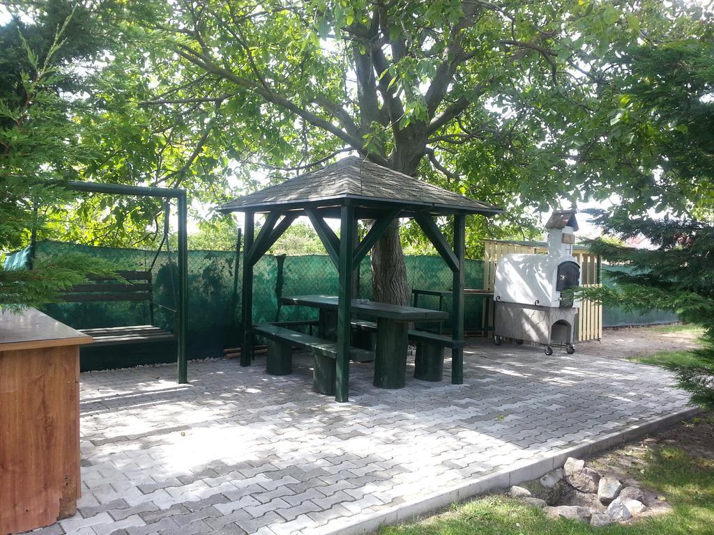 Pension Hostad Gabcikovo ภายนอก รูปภาพ